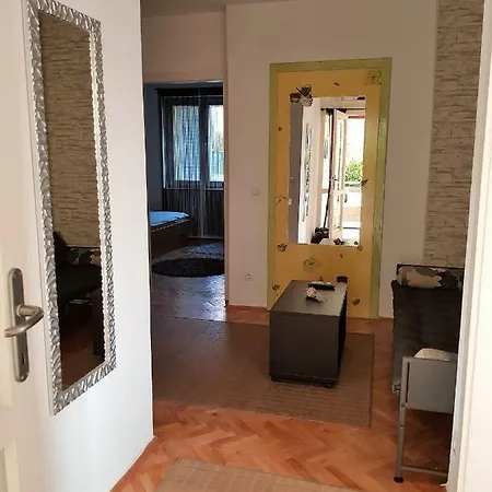 Maja Apartment *